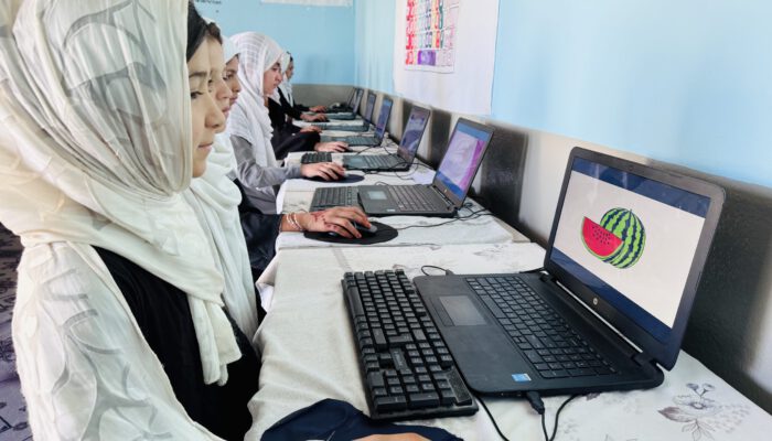 WC_22 Dari-Englisch-Unterricht mit Hilfe der Computer 2025